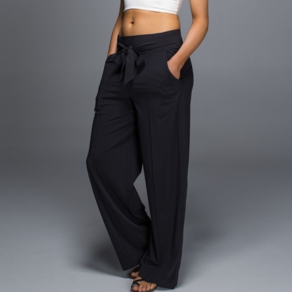Lululemon Noir Pant